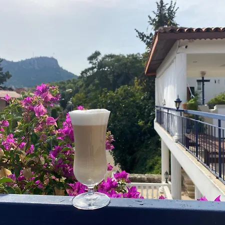 Naturella Aparthotel 3*
