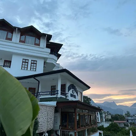 Aparthotel Naturella 3*