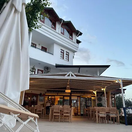 Naturella Aparthotel 3*